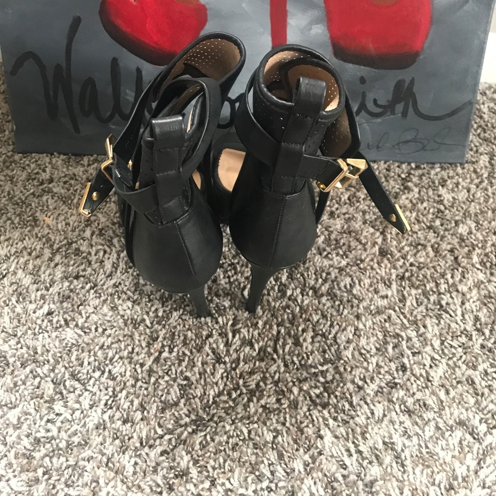 Shoes - Picture 3 of 4